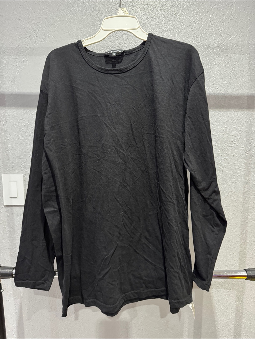 Men's Black Long-Sleeve Crewneck Shirt - Minimalist Everyday Tee